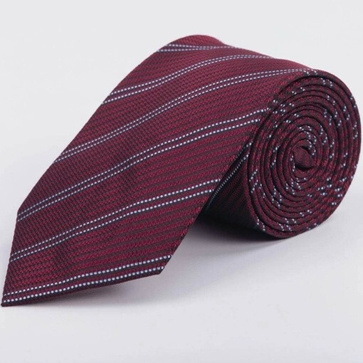 Кликните для увеличения изображения Аренда бордового галстука в полоску для мужского костюма