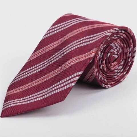 Аренда бордового галстука в полоску для мужских костюмов