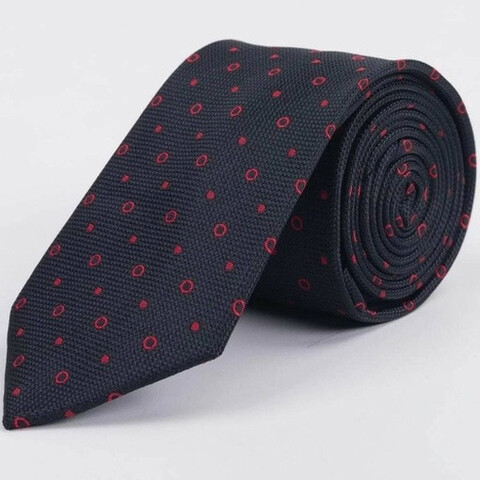 Аренда галстука черного цвета с красным узором для мужского костюма