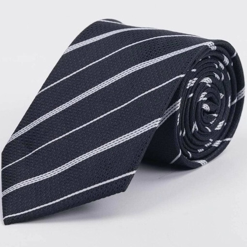 Кликните для увеличения изображения Аренда галстука черного цвета в белую узкую полоску для мужских костюмов