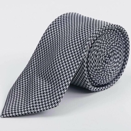 Кликните для увеличения изображения Прокат галстука серого цвета с шахматным узором для мужского костюма