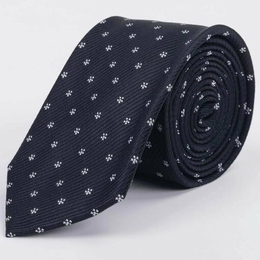 Кликните для увеличения изображения Галстук напрокат с диагональной фактурой черного цвета и белым цветочным узором для мужских костюмов