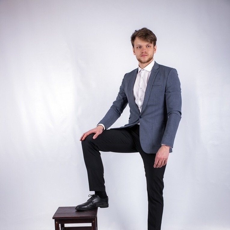 Кликните для увеличения изображения Прокат мужского пиджака серого цвета