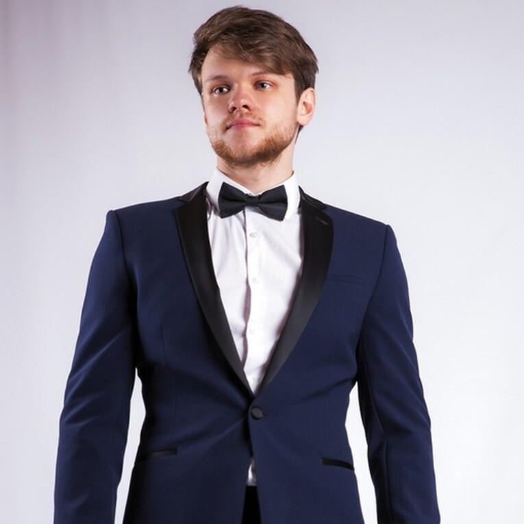 Кликните для увеличения изображения Прокат смокинга темно-синего цвета