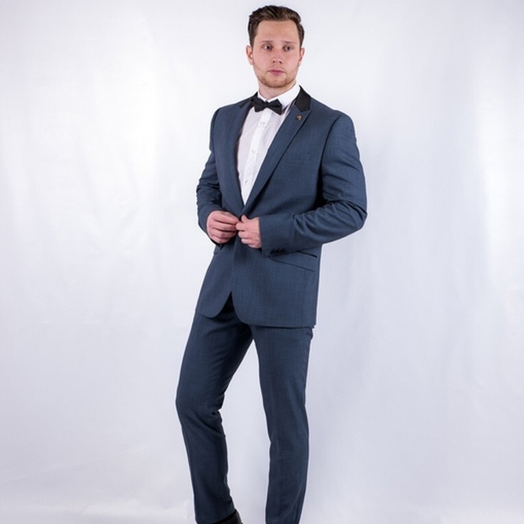 Кликните для увеличения изображения Прокат мужского костюма серо-голубого цвета