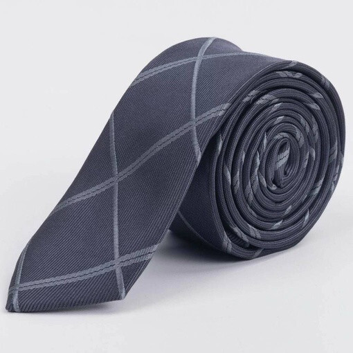 Кликните для увеличения изображения Аренда узкого темно-серого галстука в крупную клетку для мужских костюмов