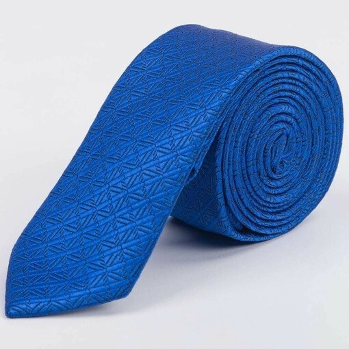 Кликните для увеличения изображения Аренда узкого галстука ярко-синего цвета в фактурную клетку для мужских костюмов