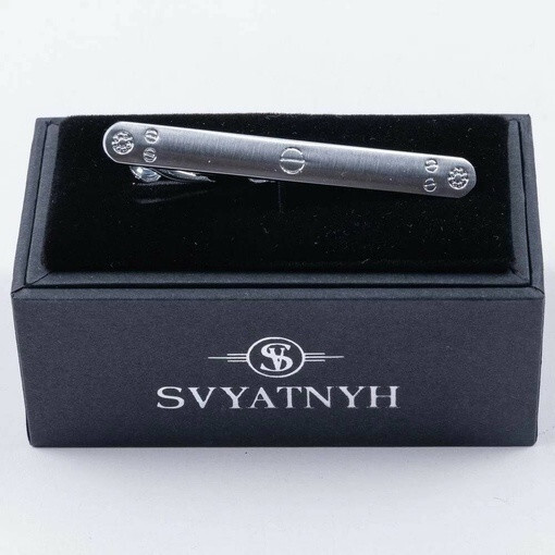 Кликните для увеличения изображения Зажим в аренду с гравировкой и скругленными краями для мужских костюмов