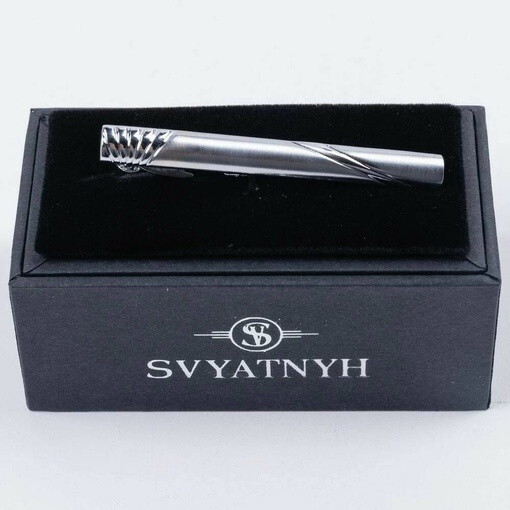 Кликните для увеличения изображения Прокат зажима с элементам гравировки для мужских костюмов