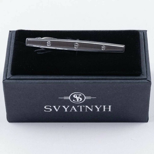 Кликните для увеличения изображения Прокат зажима с элементами гравировки для мужского костюма