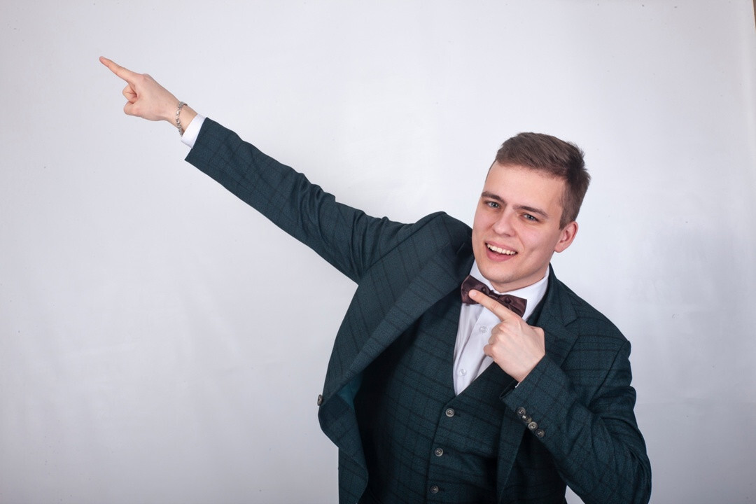 Кликните для увеличения изображения Мужской клетчатый костюм зелёного цвета в аренду