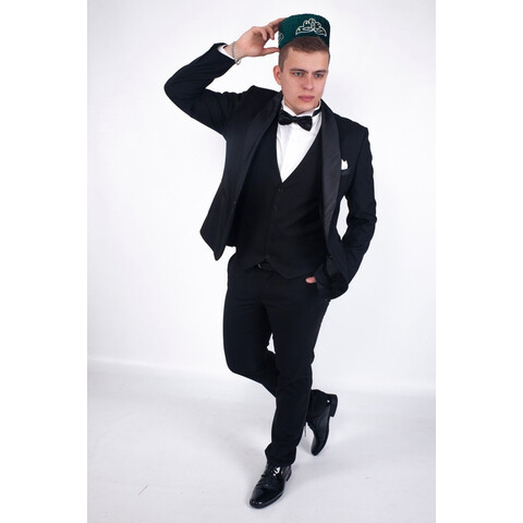 Классический черный мужской костюм - смокинг
